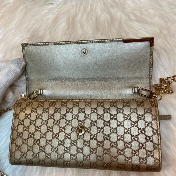 🎉🎉SOLD! Gucci Micro Guccisima Walllet on Chain - Picture 9 of 12